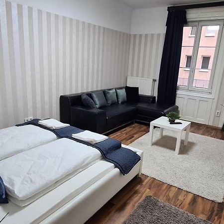 Elegant Apartment In The Hearth Of Budapest Exteriör bild
